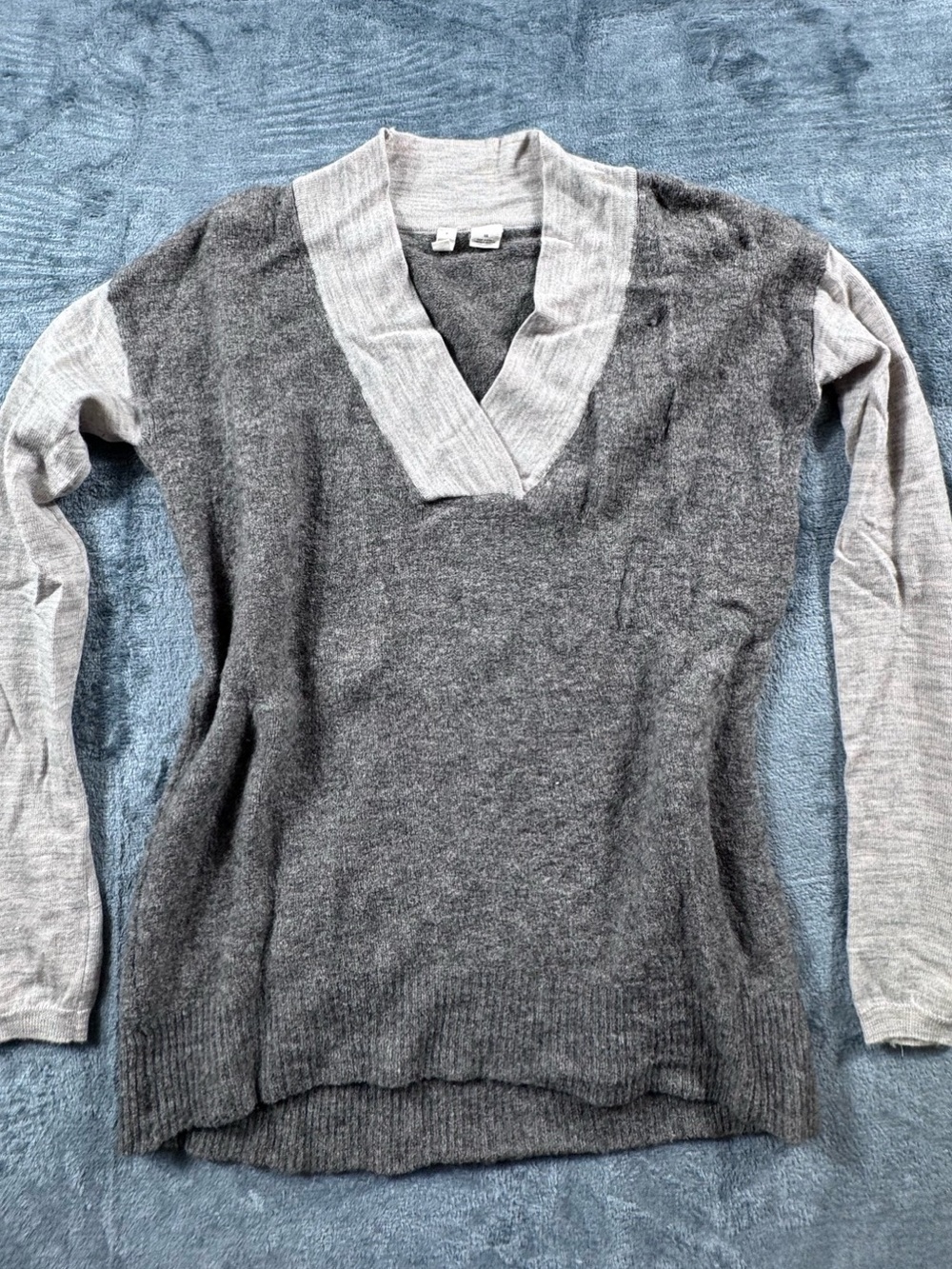 Anthropologie Moth Charcoal Gray Colorblock Wool Alpaca V Neck Sweater Women XS